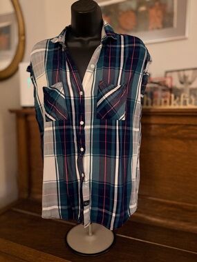 Rails Plaid Sleeveless Button-Down Top in Navy, Teal, White